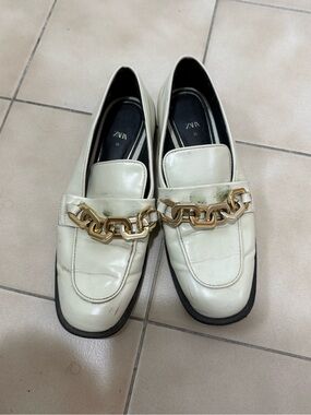 Zara Cream Loafers with Gold Chain Accent